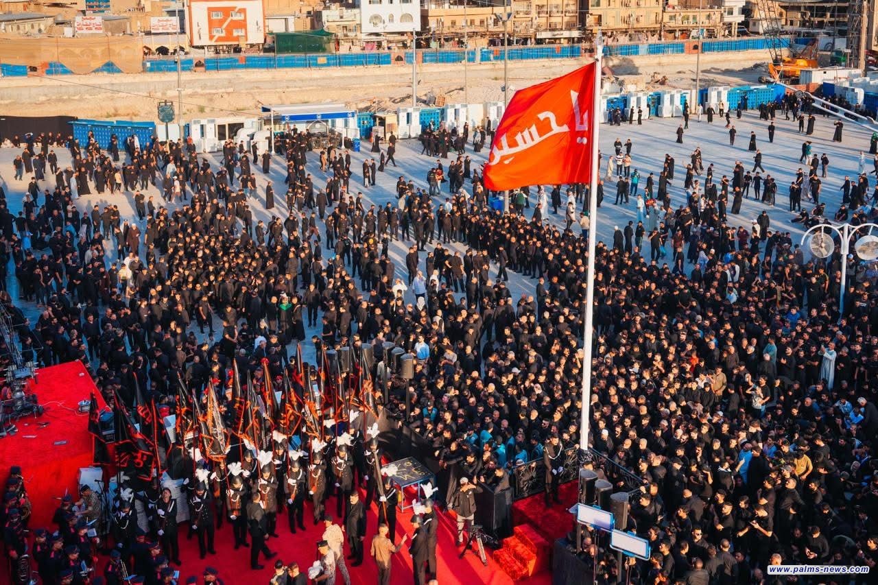 استبدال راية الإمام الحسين "ع" خارج الصحن الشريف لأول مرة